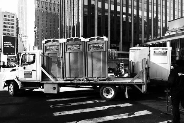 Best Portable bathroom rental  in Oak Harbor, WA